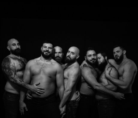 Naken läckt OnlyFans-bild av Mascular