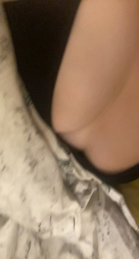 Naken läckt OnlyFans-bild av Milliemay