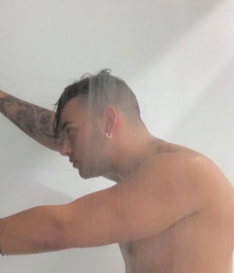 Naken läckt OnlyFans-bild av Miguel Diaz