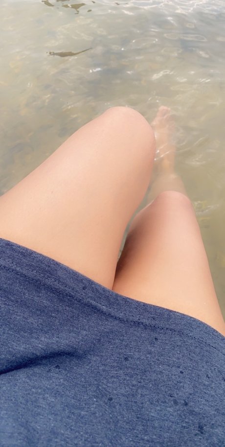Naken läckt OnlyFans-bild av Moons