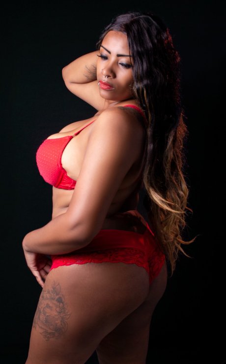 Alaston vuotanut OnlyFans-kuva Monysex1