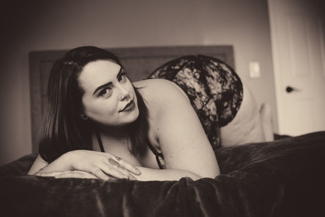 Alaston vuotanut OnlyFans-kuva  Veronica Vixxxen 