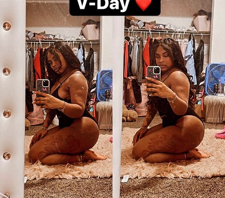 Naken läckt OnlyFans-bild av Nalani Dior