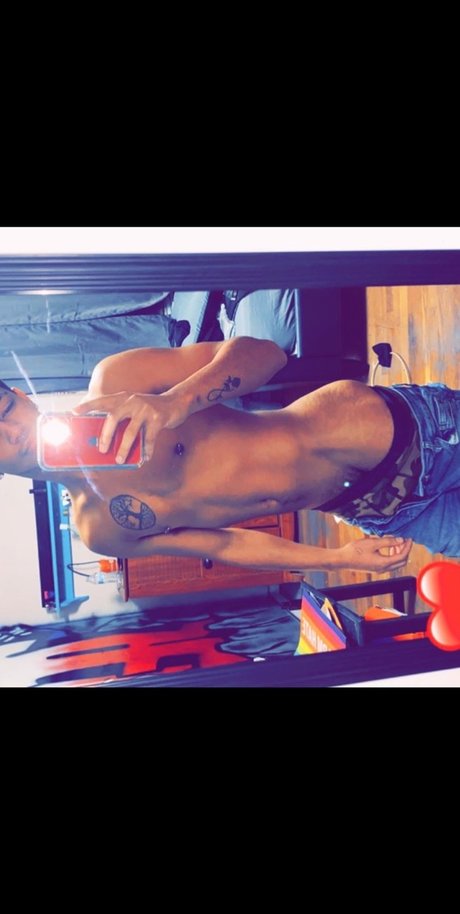 Foto nua vazada do OnlyFans de Nico 