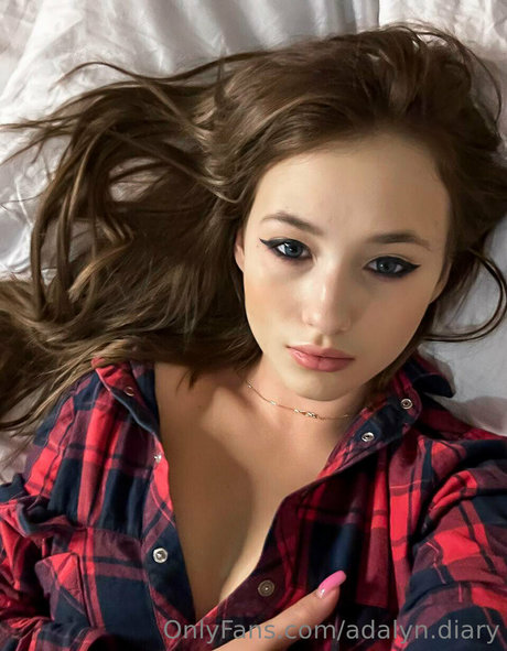 Nøgent lækket OnlyFans-billede af Adalyndiary