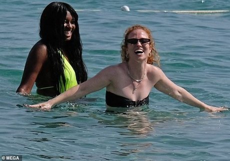 Jess Glynne OnlyFansリークヌード写真