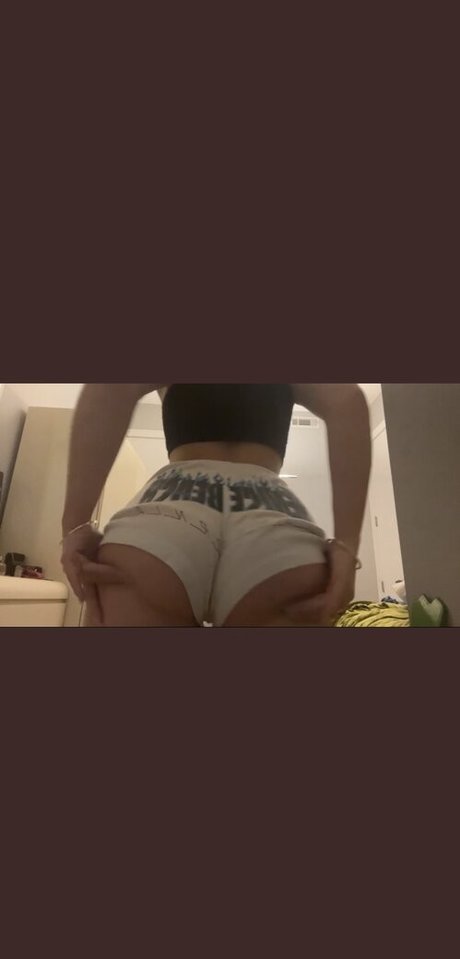 Alaston vuotanut OnlyFans-kuva Candyams