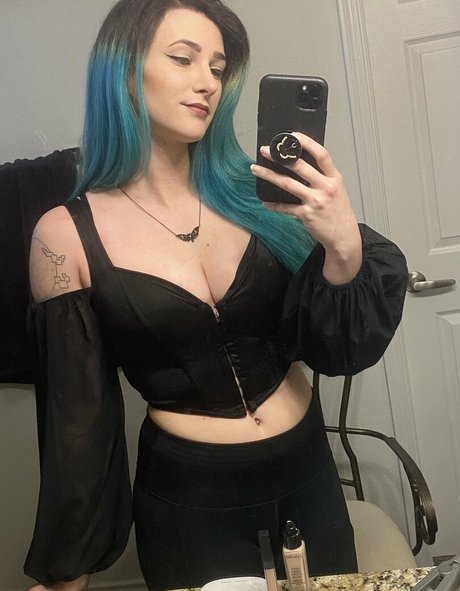 Naken läckt OnlyFans-bild av Kristenraettv