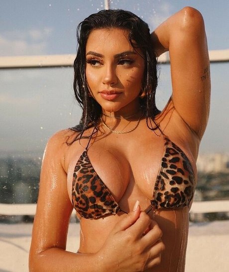 Taina Costa