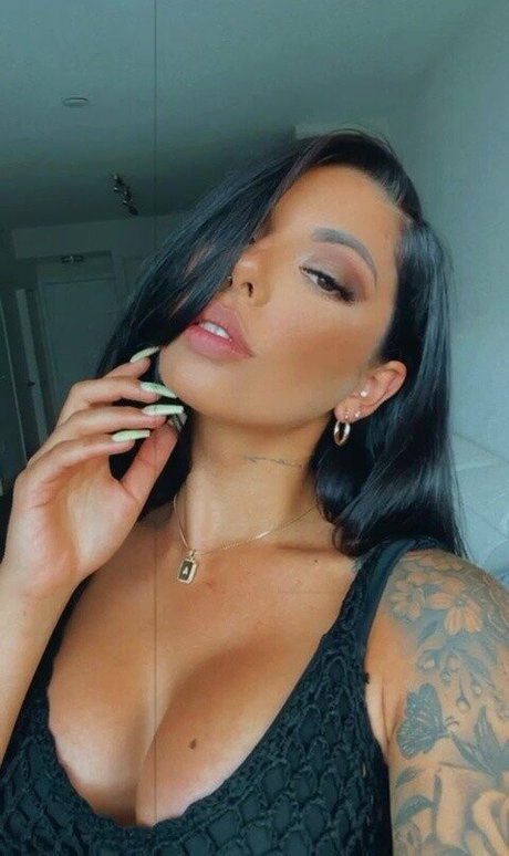 Nahá fotka uniklých OnlyFans od Gina Valentina