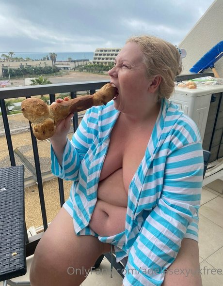 Alaston vuotanut OnlyFans-kuva Adelesexyukfree
