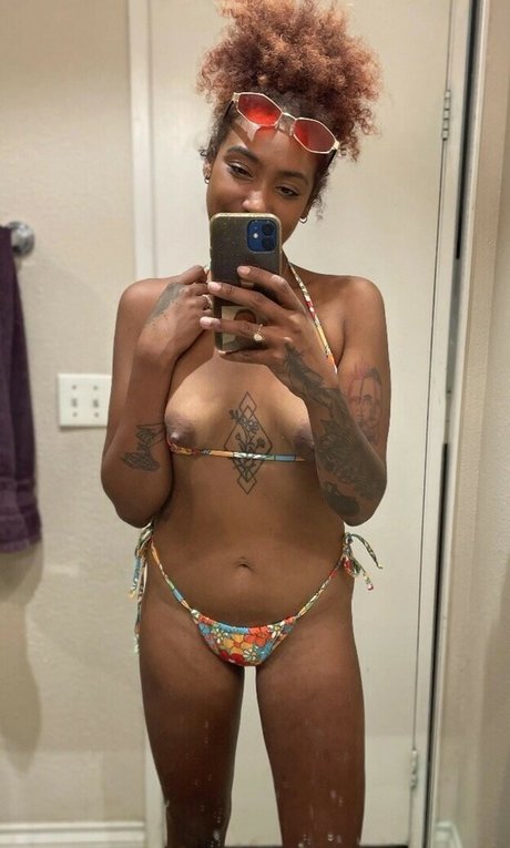 Обнаженная фотография утечки OnlyFans от Moxieamerica