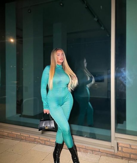 Nagie wyciekłe zdjęcie OnlyFans od Laura Gold