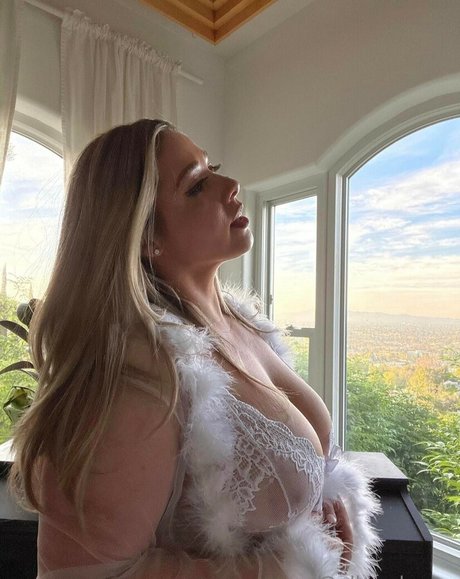 Naken läckt OnlyFans-bild av Ellana Bryan