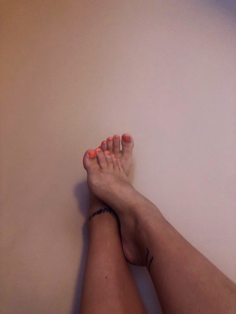 Naken läckt OnlyFans-bild av Norwegian Foot Fetish Couple