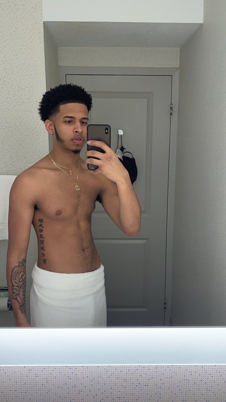 Alaston vuotanut OnlyFans-kuva Prettyboiie