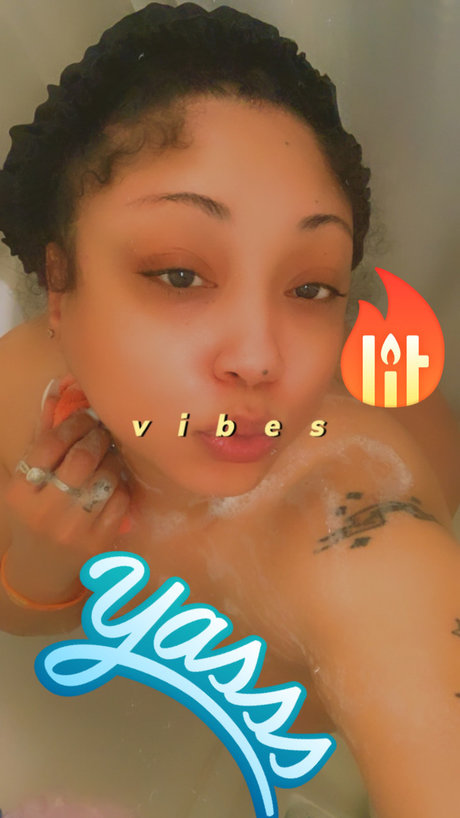 Foto nua vazada do OnlyFans de Milk Marie