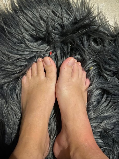 Naken läckt OnlyFans-bild av Piedi Fatati Leccabili
