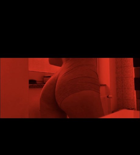 Petite Milou OnlyFansリークヌード写真