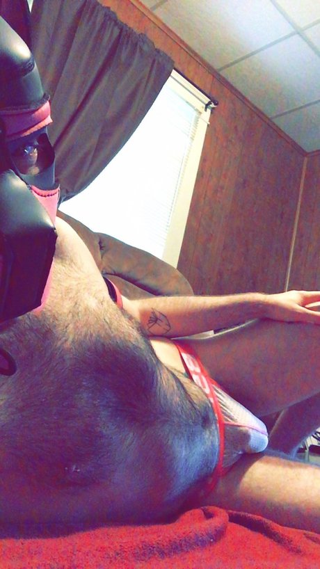 Alaston vuotanut OnlyFans-kuva Puppy Tucker