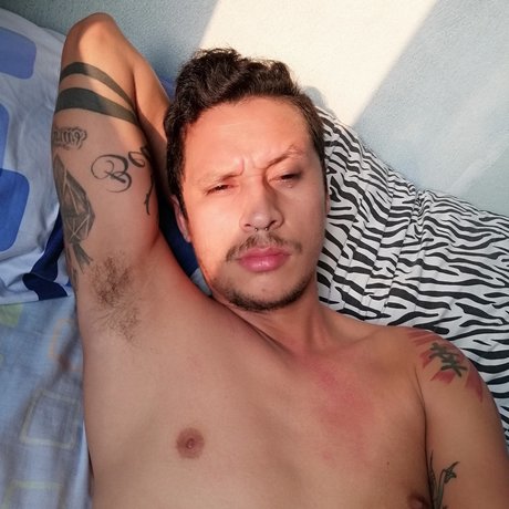 Naken läckt OnlyFans-bild av Mark Mongra