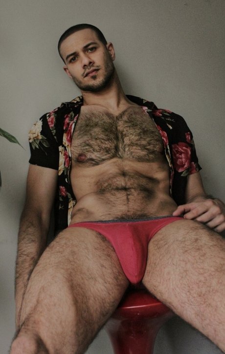 Alaston vuotanut OnlyFans-kuva Mao