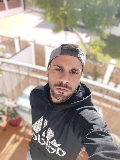 Naken läckt OnlyFans-bild av Manuel