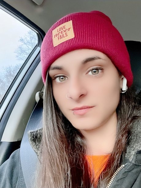 Naken läckt OnlyFans-bild av Romie Chick