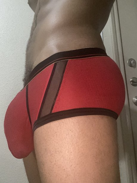 Naken läckt OnlyFans-bild av Romeis Room