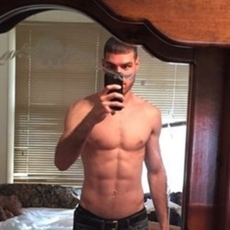 Foto nua vazada do OnlyFans de Mark Hilliard