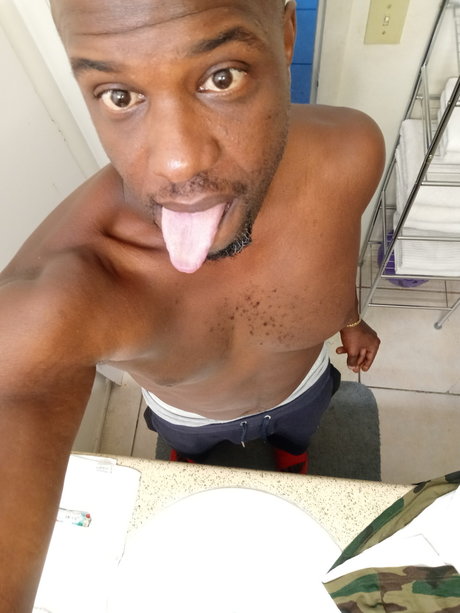 Naken läckt OnlyFans-bild av Anthonii813