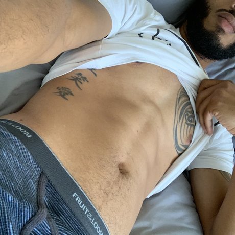 Alaston vuotanut OnlyFans-kuva Banana Curve