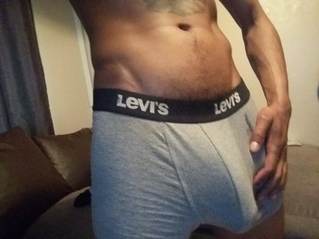 Naakte gelekte OnlyFans-foto van The Blackhammer