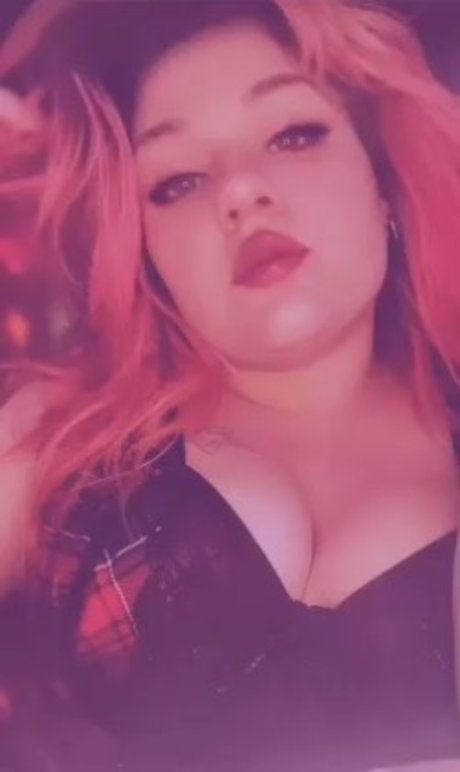 Naken läckt OnlyFans-bild av Maturekitty91