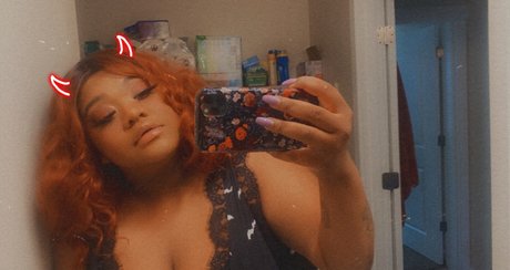 Naken läckt OnlyFans-bild av Medusa