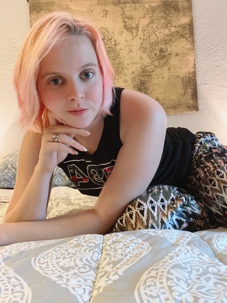Naken läckt OnlyFans-bild av Black Lace Cosplay