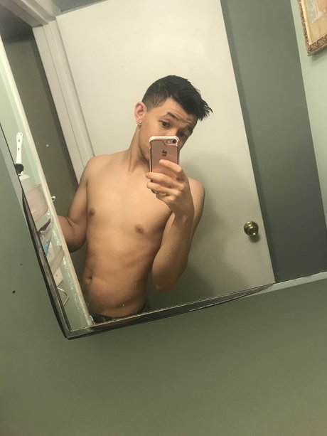 Naken läckt OnlyFans-bild av Black Rabbit