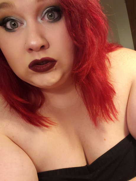 Naken läckt OnlyFans-bild av Nevaehmay