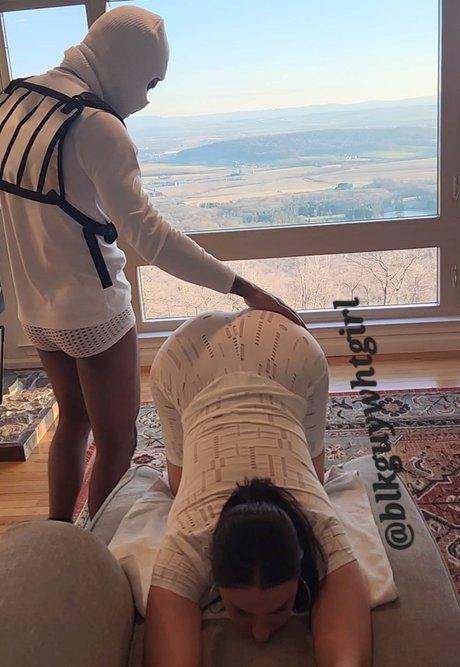 Alaston vuotanut OnlyFans-kuva Interracial Adventures And Fantasie3