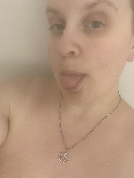 Naken läckt OnlyFans-bild av Lyrical