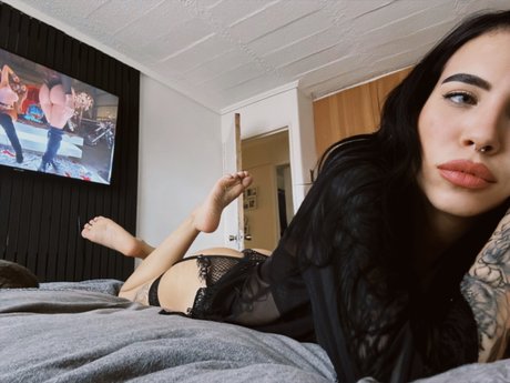 Naken läckt OnlyFans-bild av      Megan Cross 