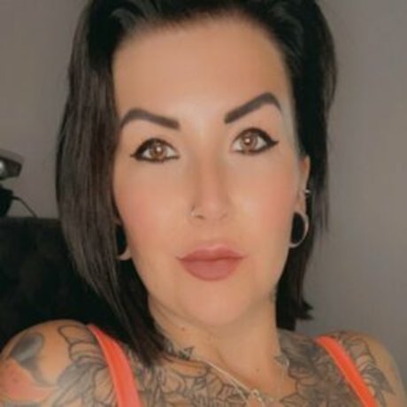 Alaston vuotanut OnlyFans-kuva Tattooedlou