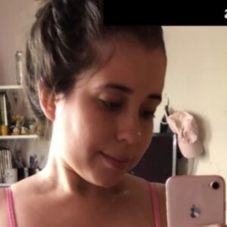 Naakte gelekte OnlyFans-foto van Gabriela Couto