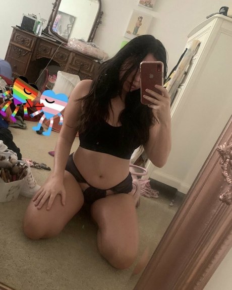 Naken läckt OnlyFans-bild av Auroraoral