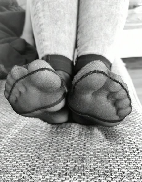 Foto desnuda filtrada de OnlyFans de Nylonfeetladyswitzerland