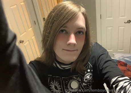 Nahá fotka uniklých OnlyFans od Femboycherryblossom