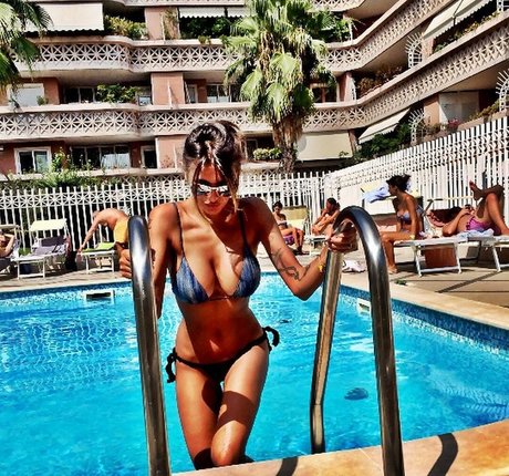 Naken lekkede OnlyFans-bilde av Cristina Buccino