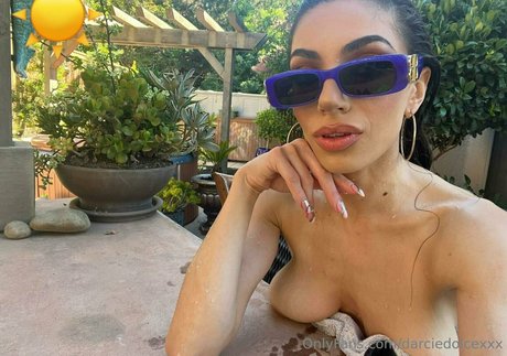 Darciedolcexxx