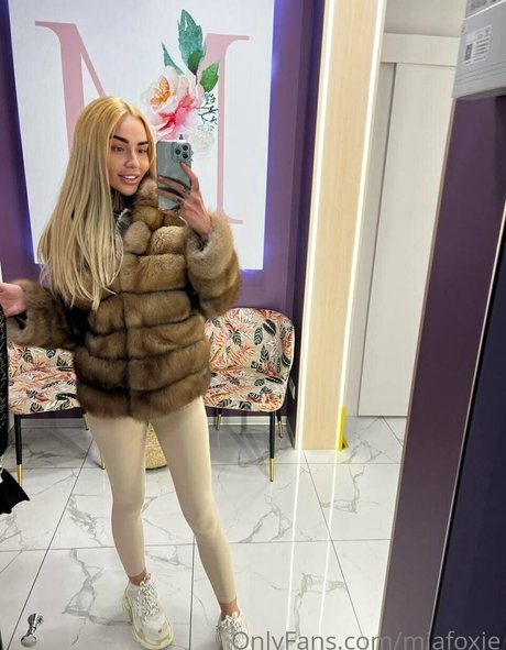 Foto di nudo di fuga di OnlyFans di Miafoxie