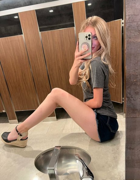 Naken läckt OnlyFans-bild av Hollyfordx